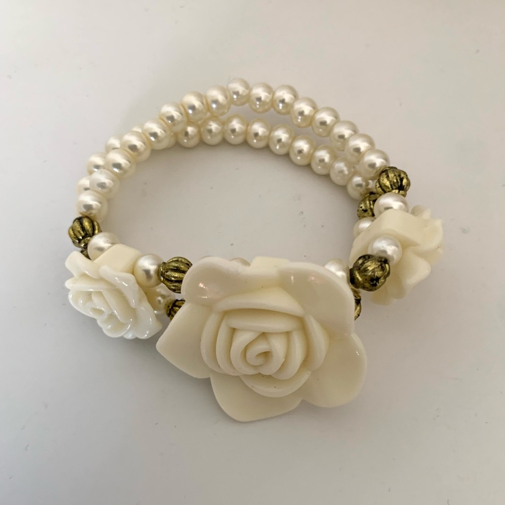 🆕 Ivory Rose Flower Pearl Stretch Bracelet Jewelry